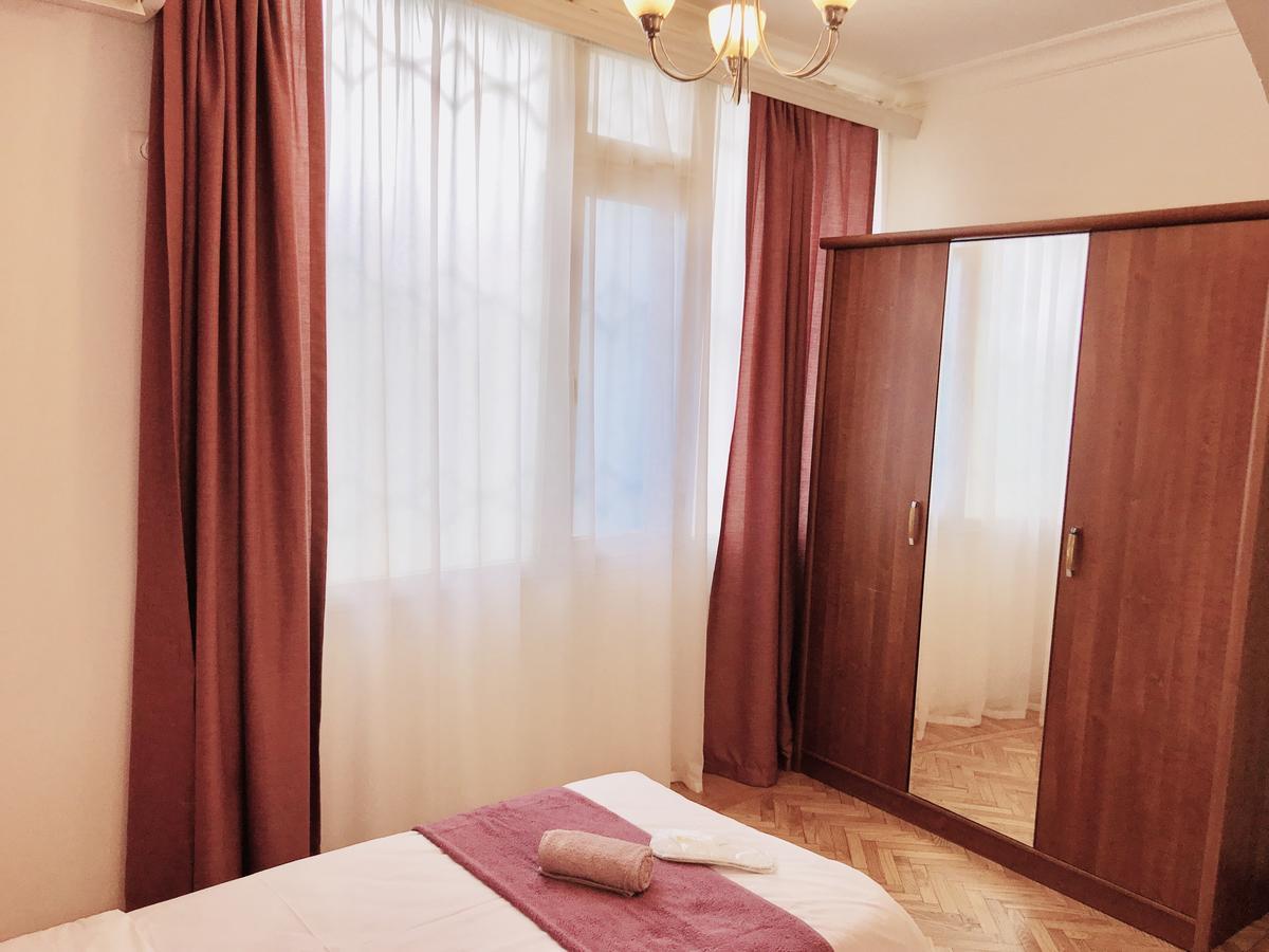 Check-In Apartment Near Fountain Square Vidadi Str Baku Exteriör bild